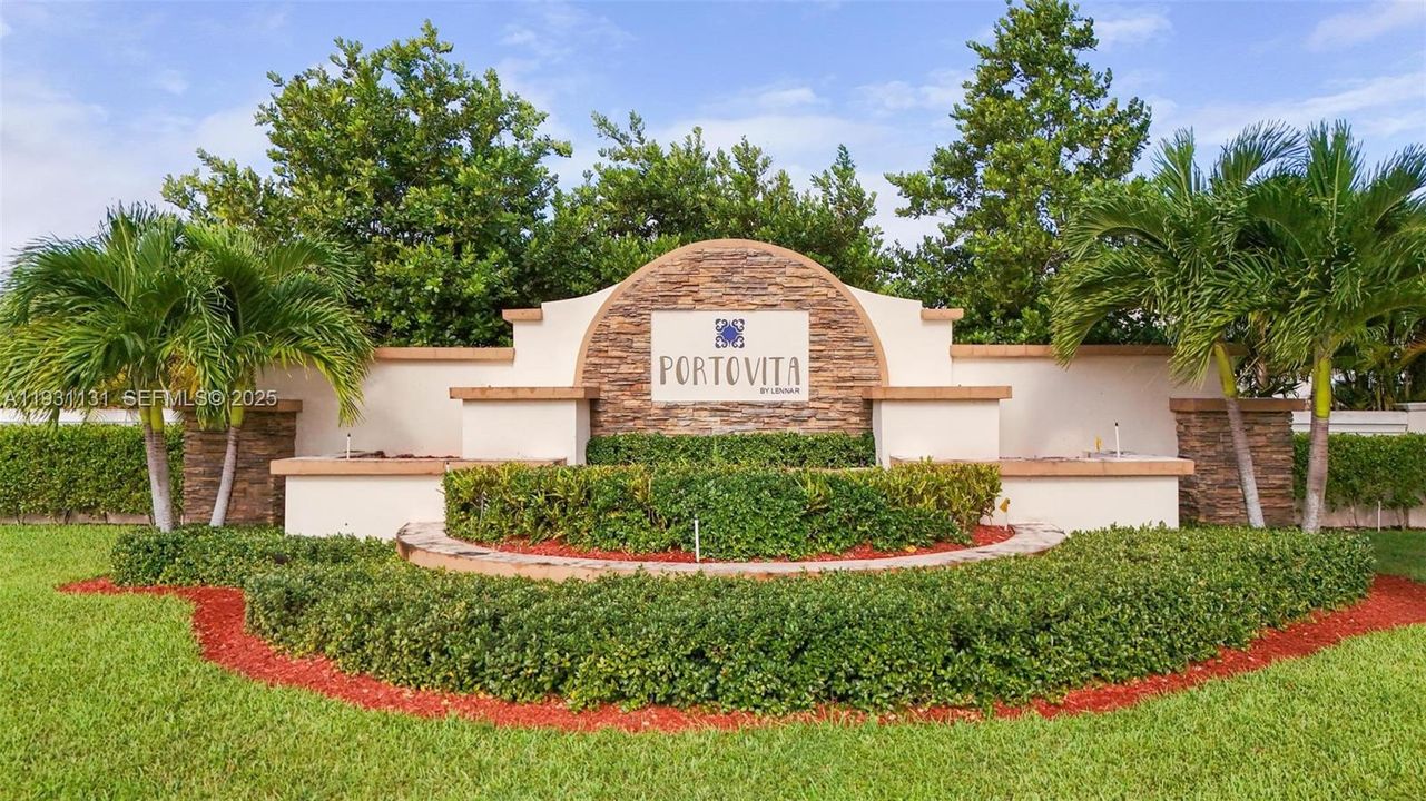 На продажу: $685,000 (4 спален, 2 ванн, 2720 Квадратных фут)