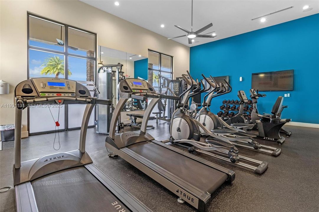 На продажу: $685,000 (4 спален, 2 ванн, 2720 Квадратных фут)