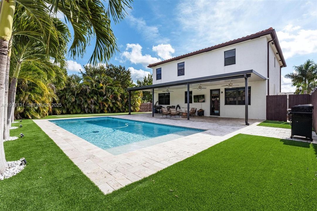 На продажу: $685,000 (4 спален, 2 ванн, 2720 Квадратных фут)