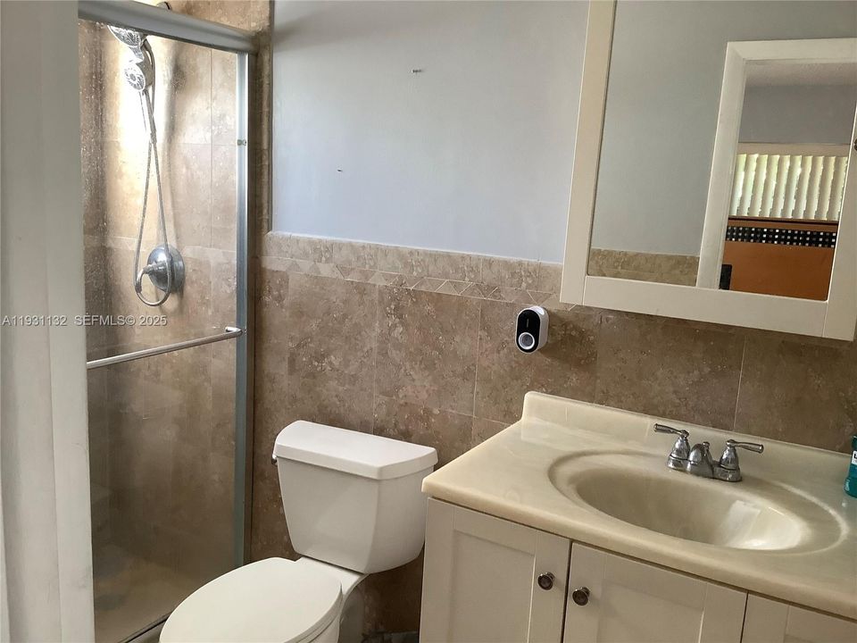 For Rent: $1,600 (2 beds, 2 baths, 944 Square Feet)
