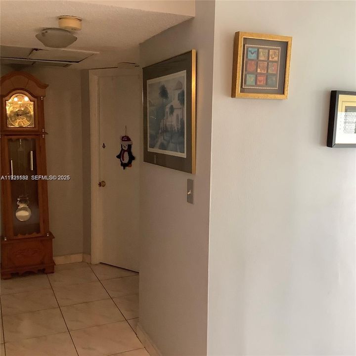 For Rent: $1,600 (2 beds, 2 baths, 944 Square Feet)