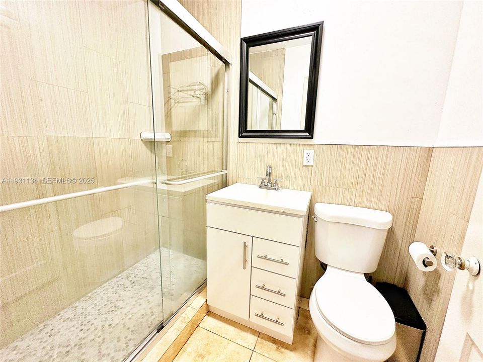 For Rent: $2,100 (1 beds, 1 baths, 800 Square Feet)