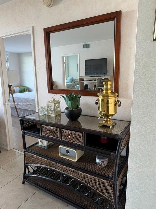 出租: $4,500 (2 贝兹, 2 浴室, 1030 平方英尺)