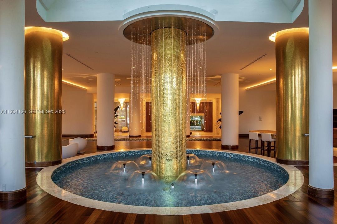 出租: $4,500 (2 贝兹, 2 浴室, 1030 平方英尺)