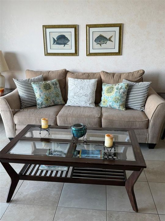 出租: $4,500 (2 贝兹, 2 浴室, 1030 平方英尺)