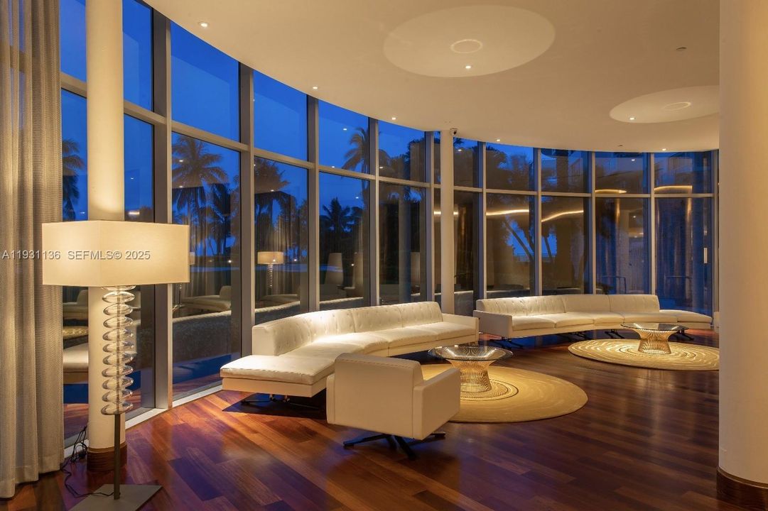 出租: $4,500 (2 贝兹, 2 浴室, 1030 平方英尺)