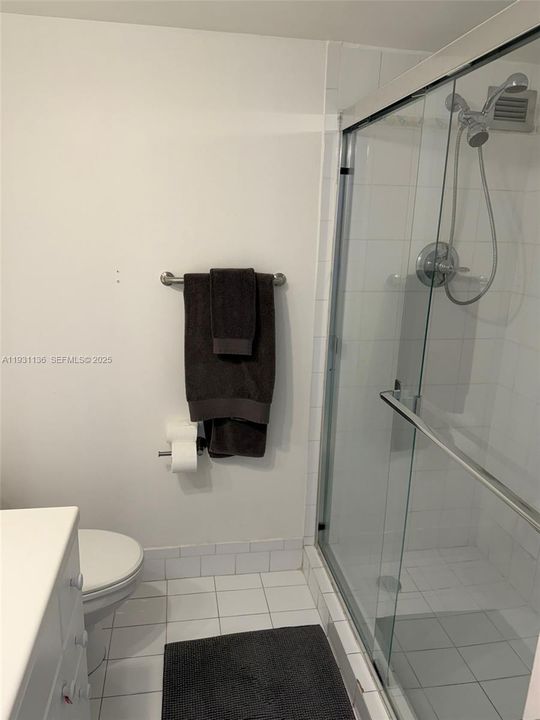 2nd Bathroom