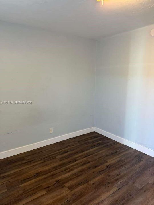 For Rent: $1,100 (0 beds, 1 baths, 200 Square Feet)