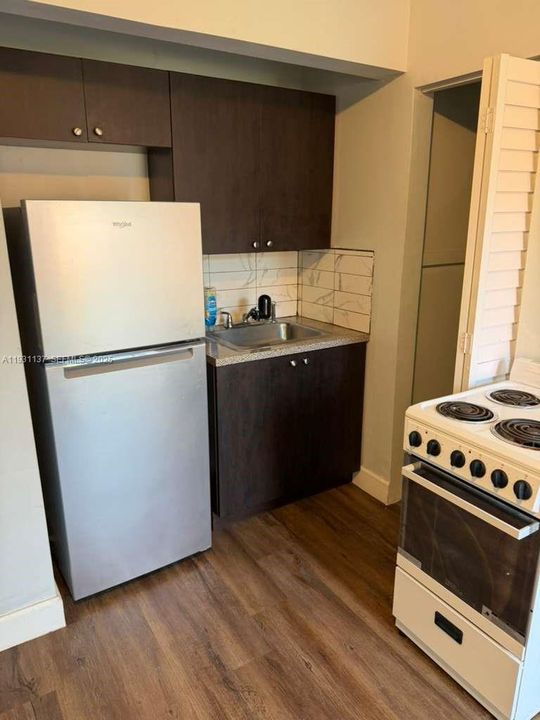 For Rent: $1,100 (0 beds, 1 baths, 200 Square Feet)