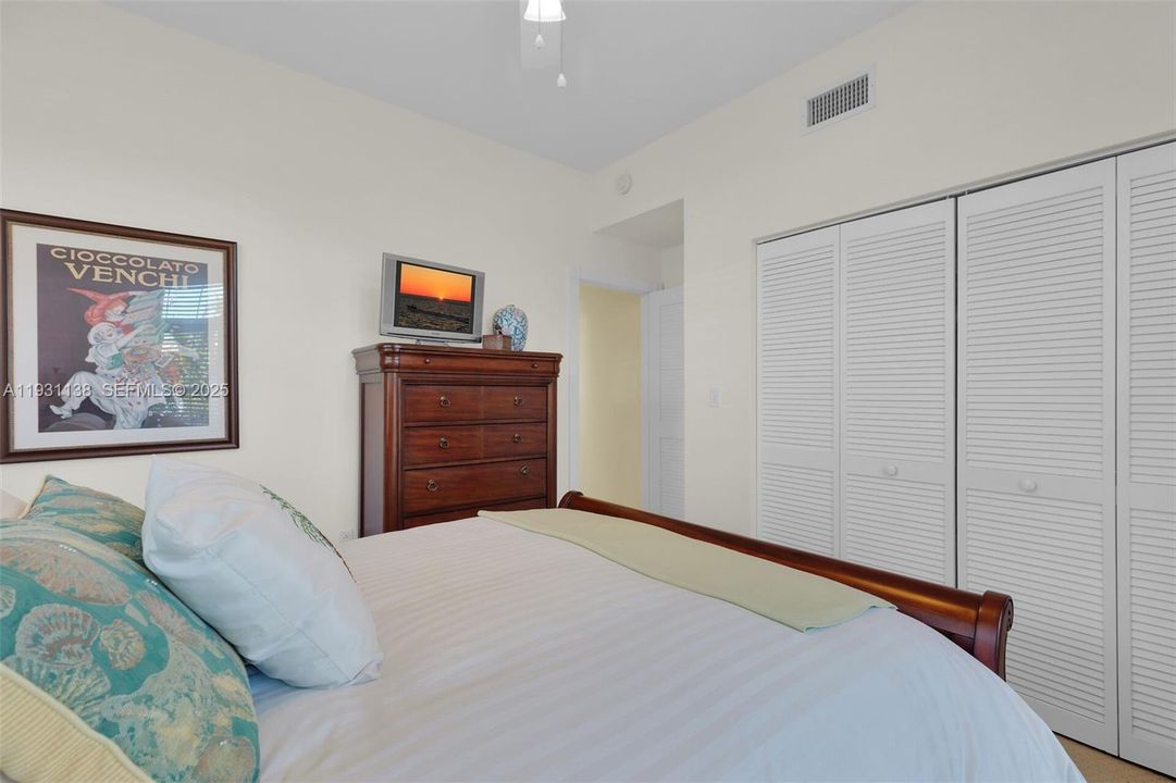 For Sale: $4,650,000 (6 beds, 5 baths, 4964 Square Feet)