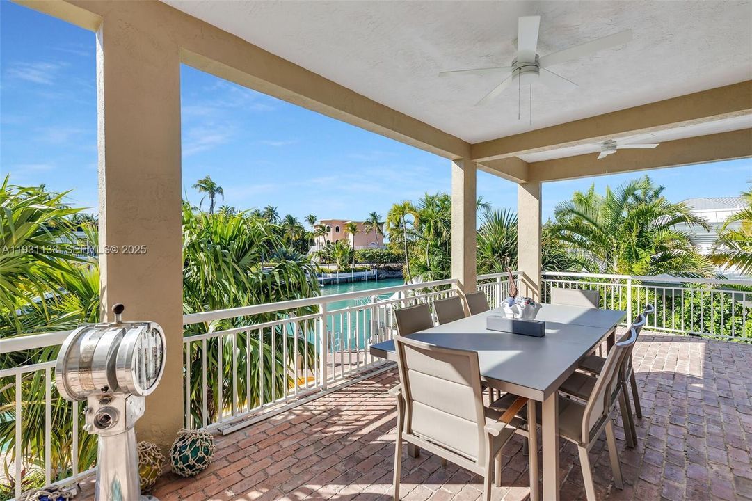 For Sale: $4,650,000 (6 beds, 5 baths, 4964 Square Feet)