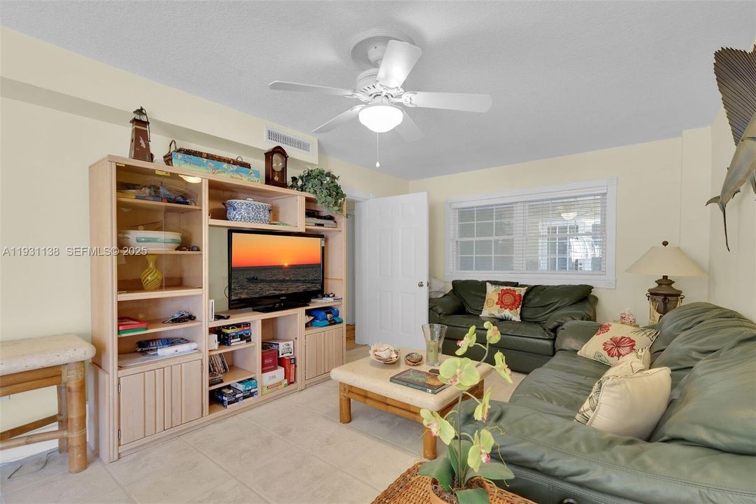 For Sale: $4,650,000 (6 beds, 5 baths, 4964 Square Feet)