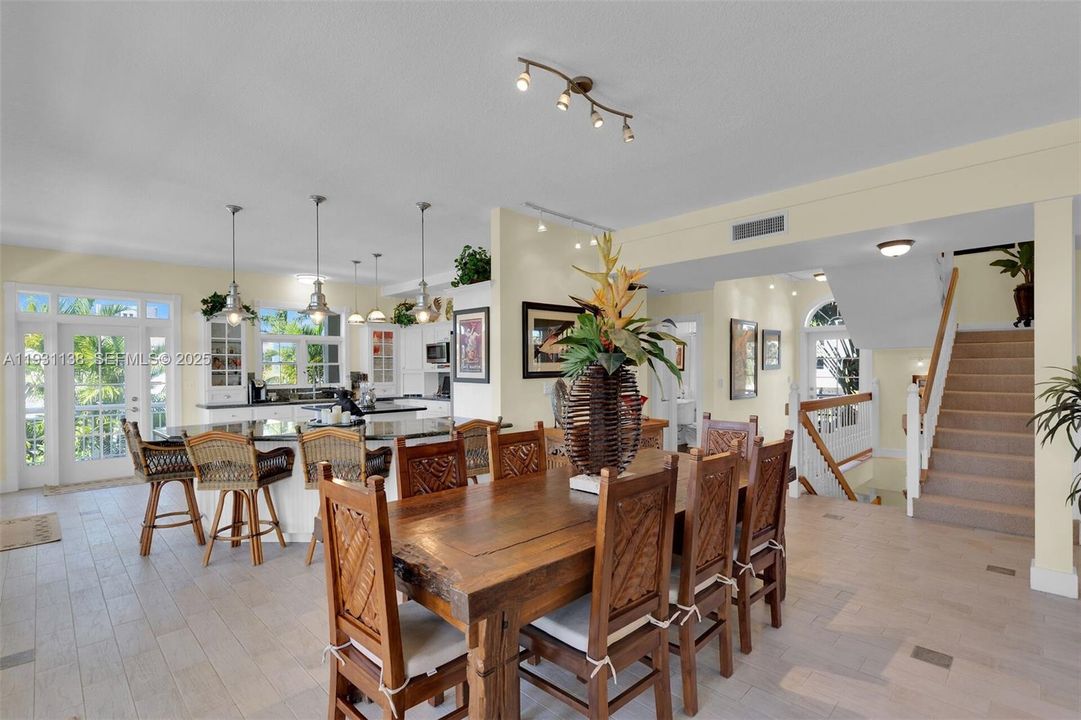 For Sale: $4,650,000 (6 beds, 5 baths, 4964 Square Feet)