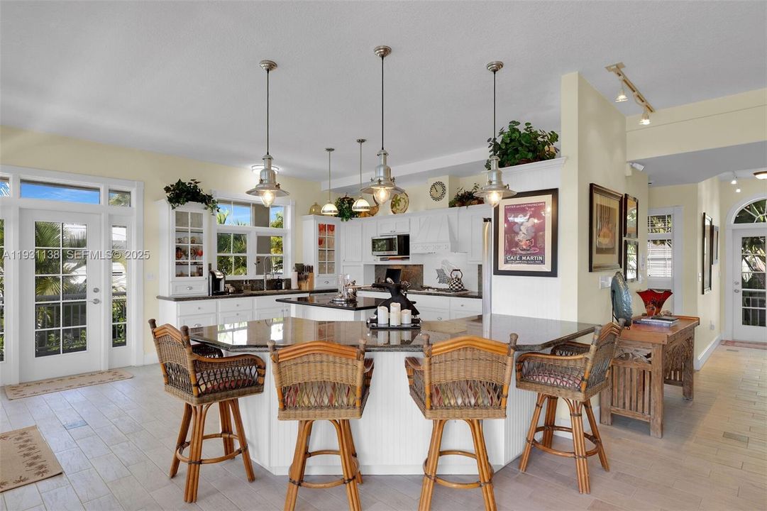 For Sale: $4,650,000 (6 beds, 5 baths, 4964 Square Feet)