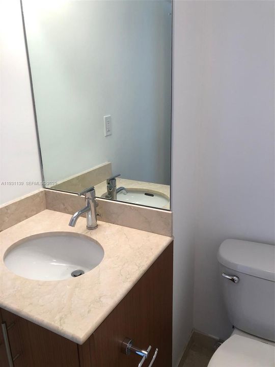 For Rent: $4,200 (1 beds, 1 baths, 896 Square Feet)