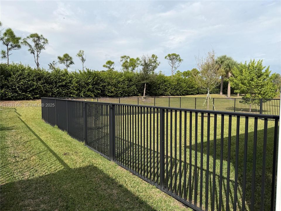 For Rent: $2,850 (3 beds, 2 baths, 1693 Square Feet)