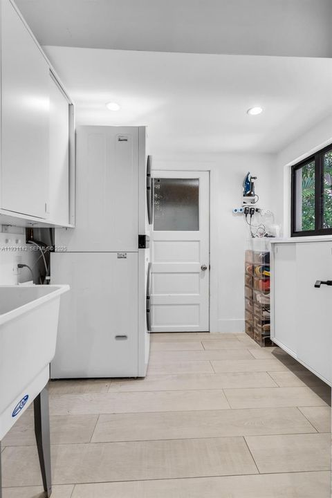 待售: $2,400,000 (4 贝兹, 3 浴室, 3145 平方英尺)