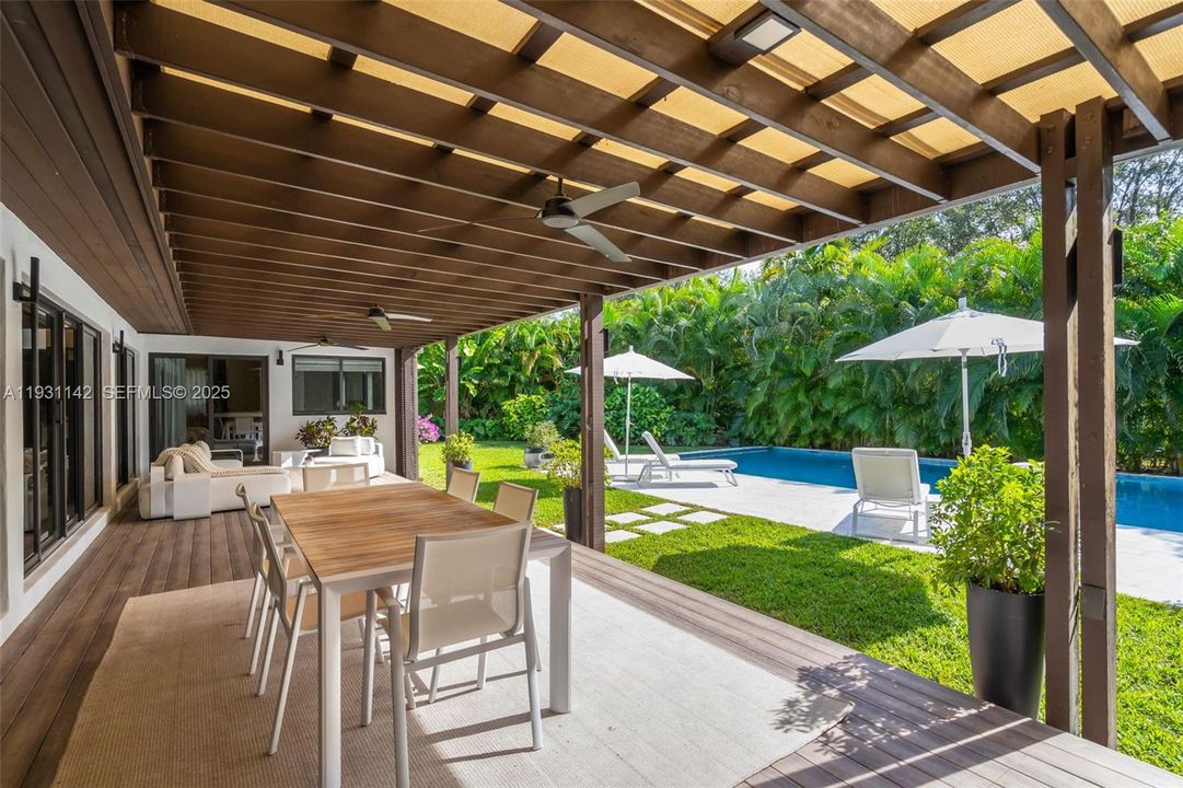 待售: $2,400,000 (4 贝兹, 3 浴室, 3145 平方英尺)