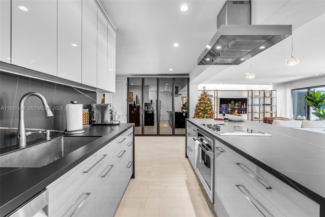 待售: $2,400,000 (4 贝兹, 3 浴室, 3145 平方英尺)