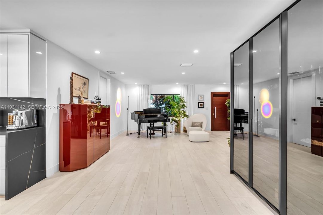 待售: $2,400,000 (4 贝兹, 3 浴室, 3145 平方英尺)