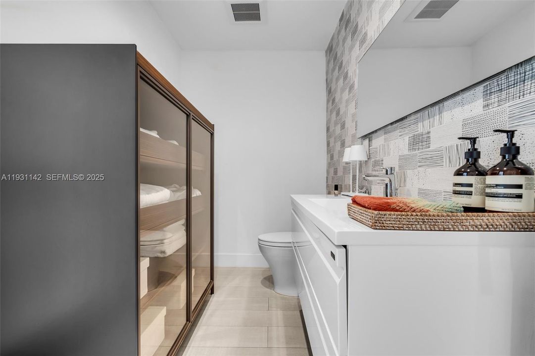 待售: $2,400,000 (4 贝兹, 3 浴室, 3145 平方英尺)