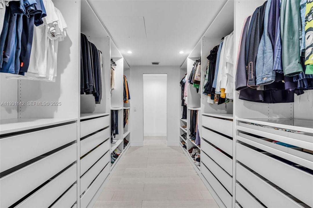 待售: $2,400,000 (4 贝兹, 3 浴室, 3145 平方英尺)