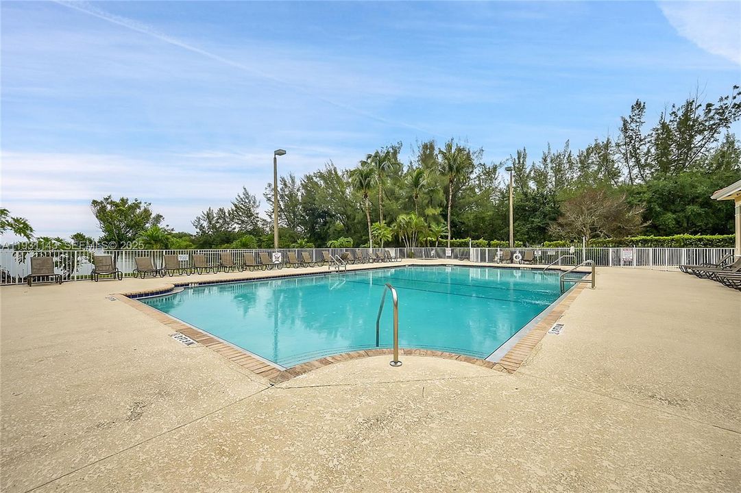 En Venta: $349,999 (3 camas, 2 baños, 1386 Pies cuadrados)