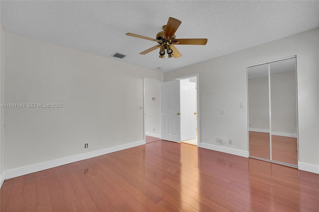 En Venta: $349,999 (3 camas, 2 baños, 1386 Pies cuadrados)