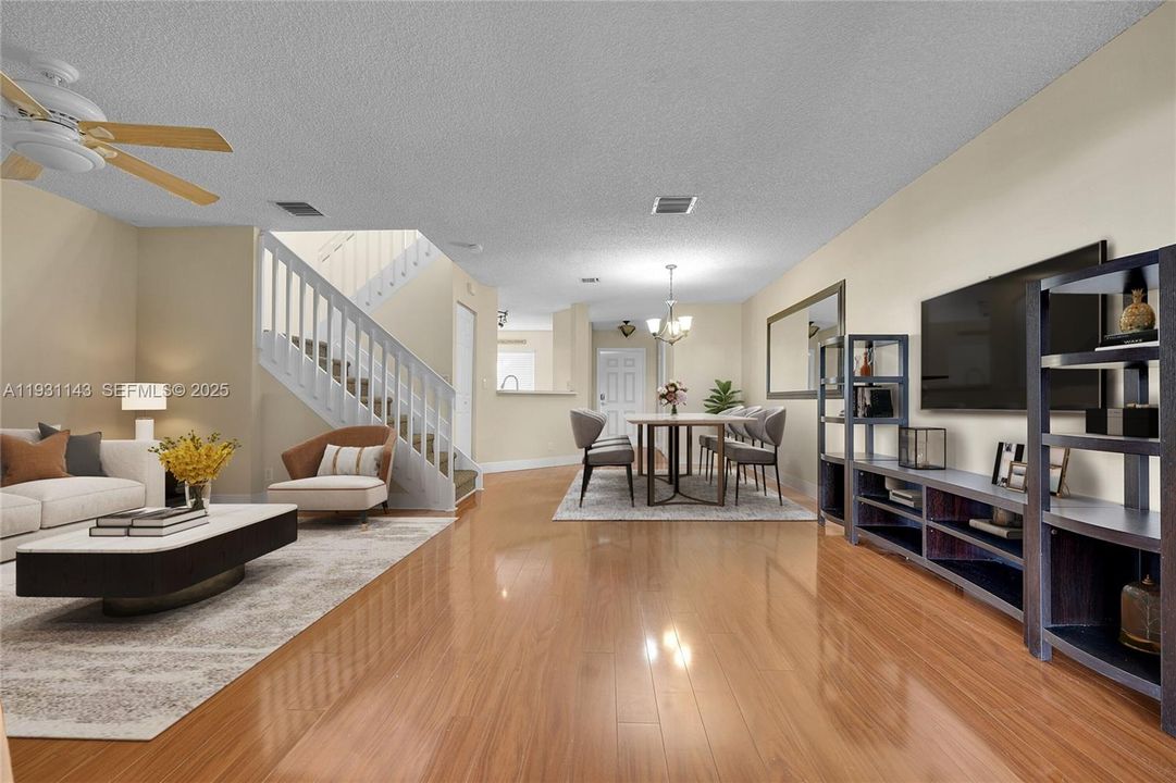 En Venta: $349,999 (3 camas, 2 baños, 1386 Pies cuadrados)