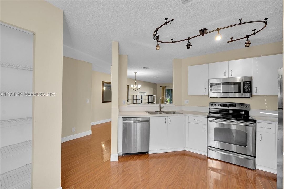 En Venta: $349,999 (3 camas, 2 baños, 1386 Pies cuadrados)