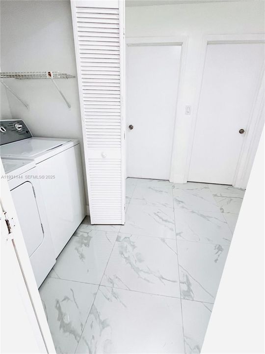 出租: $4,400 (4 贝兹, 3 浴室, 1225 平方英尺)