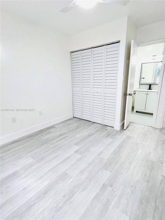 出租: $4,400 (4 贝兹, 3 浴室, 1225 平方英尺)