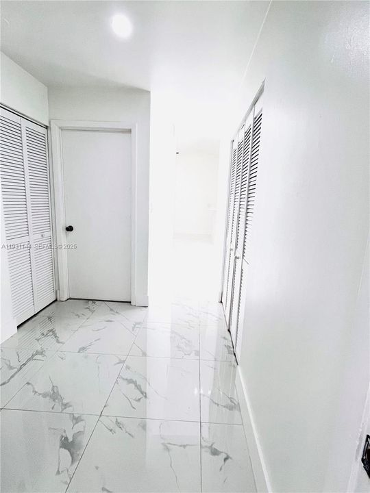 出租: $4,400 (4 贝兹, 3 浴室, 1225 平方英尺)