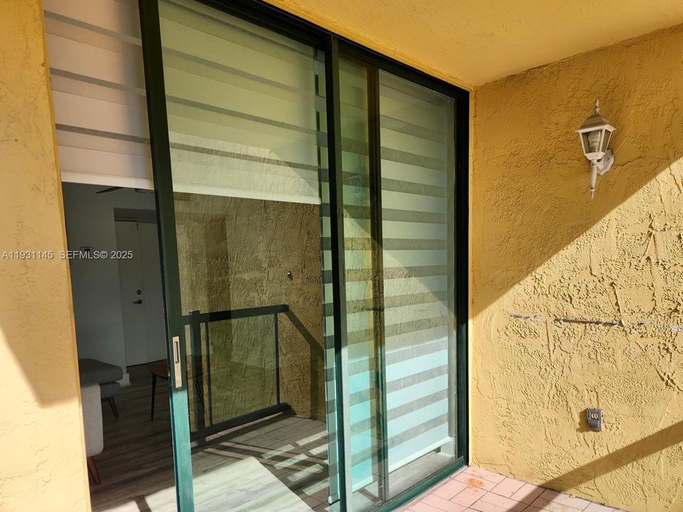 В аренду: $2,400 (2 спален, 2 ванн, 898 Квадратных фут)