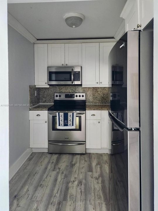 В аренду: $2,400 (2 спален, 2 ванн, 898 Квадратных фут)