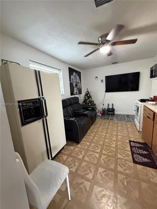 For Sale: $884,000 (0 beds, 0 baths, 2150 Square Feet)