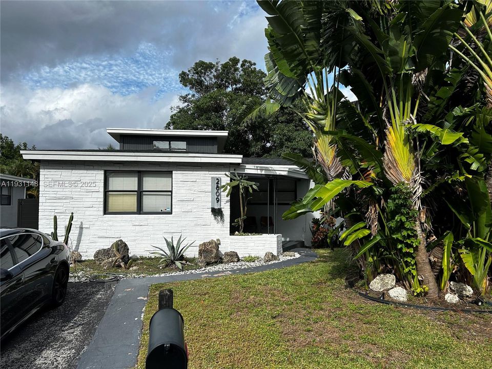 En Renta: $2,300 (1 camas, 1 baños, 1824 Pies cuadrados)