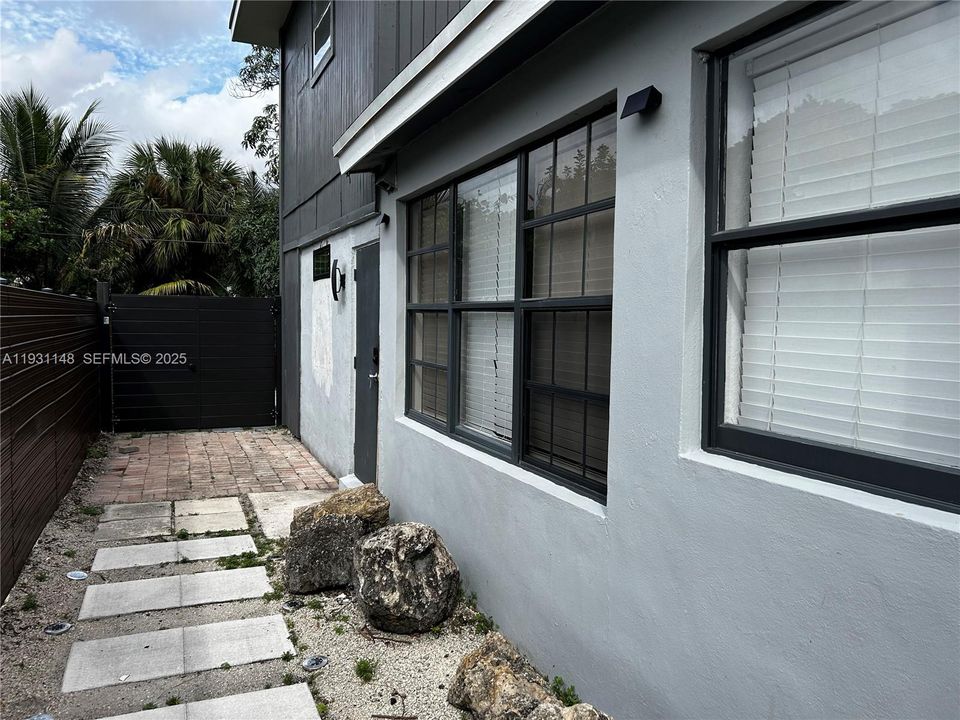 En Renta: $2,300 (1 camas, 1 baños, 1824 Pies cuadrados)