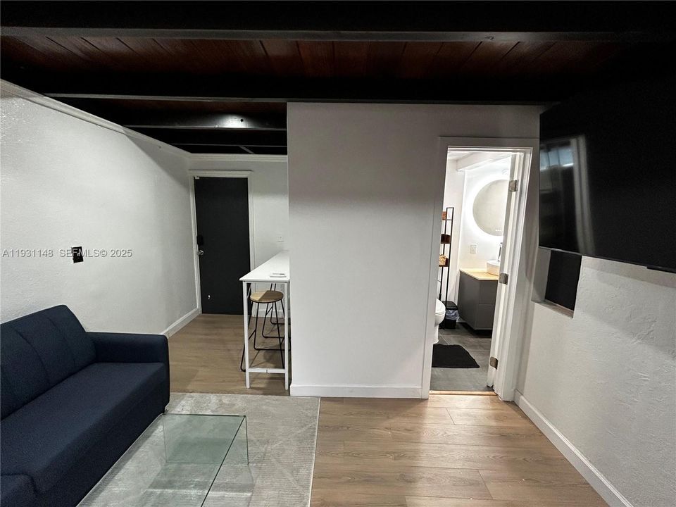 En Renta: $2,300 (1 camas, 1 baños, 1824 Pies cuadrados)