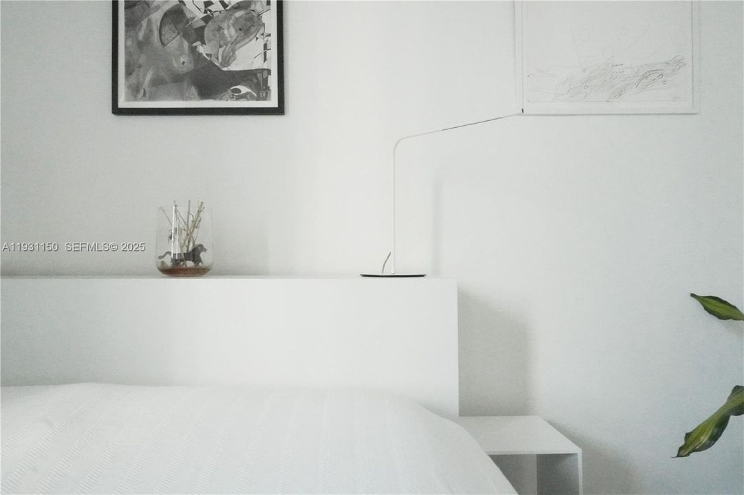 For Sale: $420,000 (1 beds, 1 baths, 903 Square Feet)