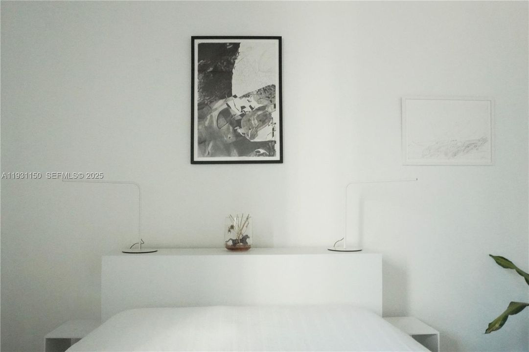 For Sale: $420,000 (1 beds, 1 baths, 903 Square Feet)