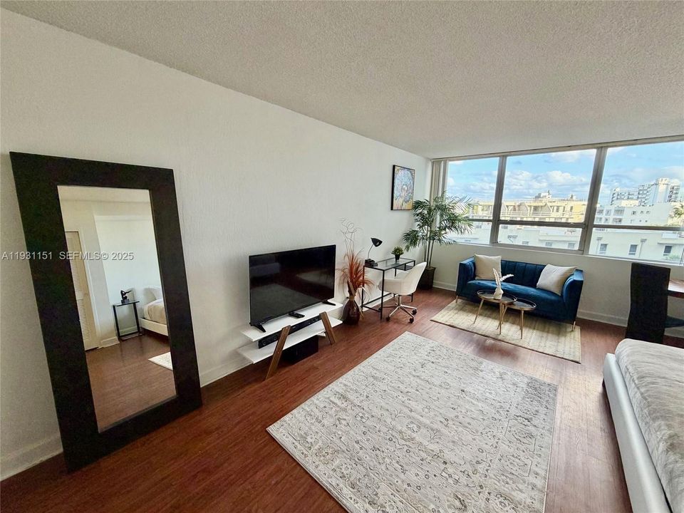 For Rent: $2,350 (0 beds, 1 baths, 497 Square Feet)