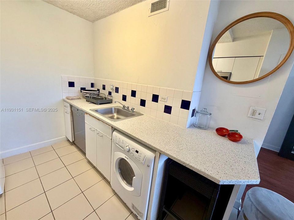 For Rent: $2,350 (0 beds, 1 baths, 497 Square Feet)