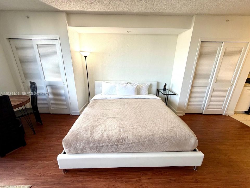 For Rent: $2,350 (0 beds, 1 baths, 497 Square Feet)