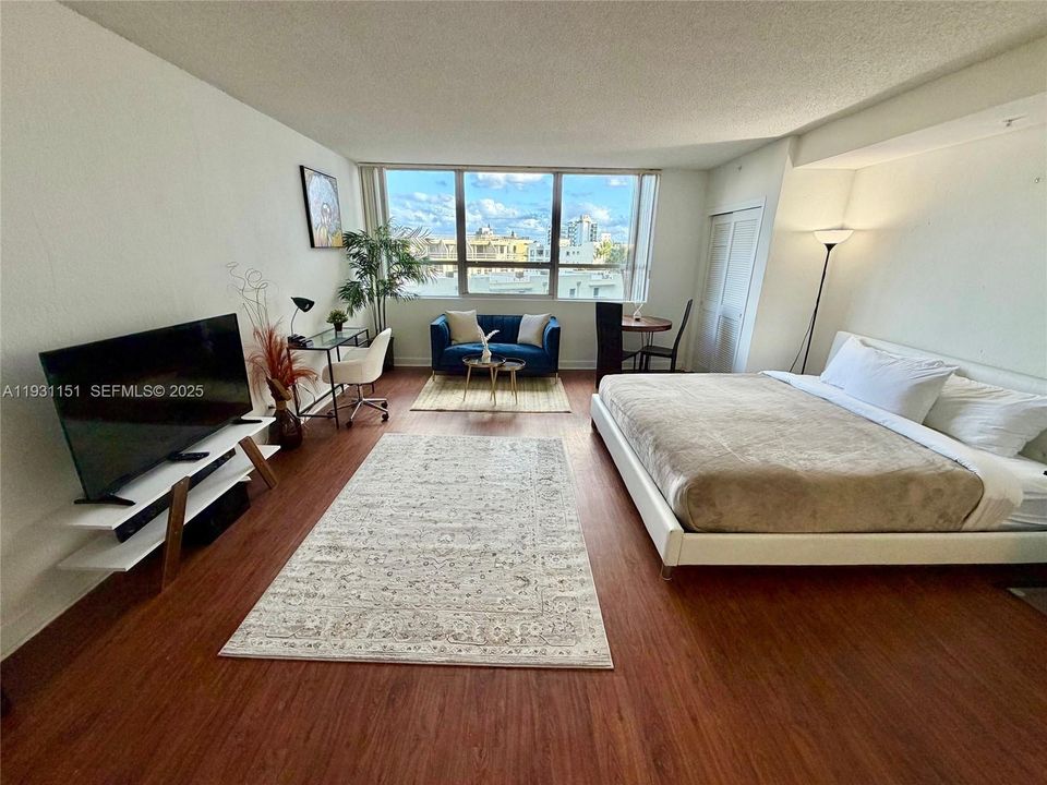 For Rent: $2,350 (0 beds, 1 baths, 497 Square Feet)