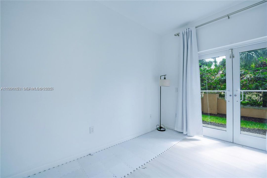 В аренду: $4,500 (3 спален, 2 ванн, 1365 Квадратных фут)