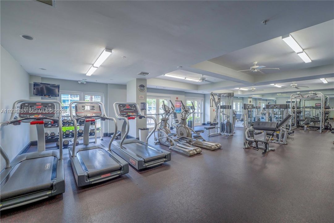 В аренду: $4,500 (3 спален, 2 ванн, 1365 Квадратных фут)