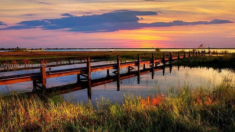 待售: $10,900 (0.23 acres)