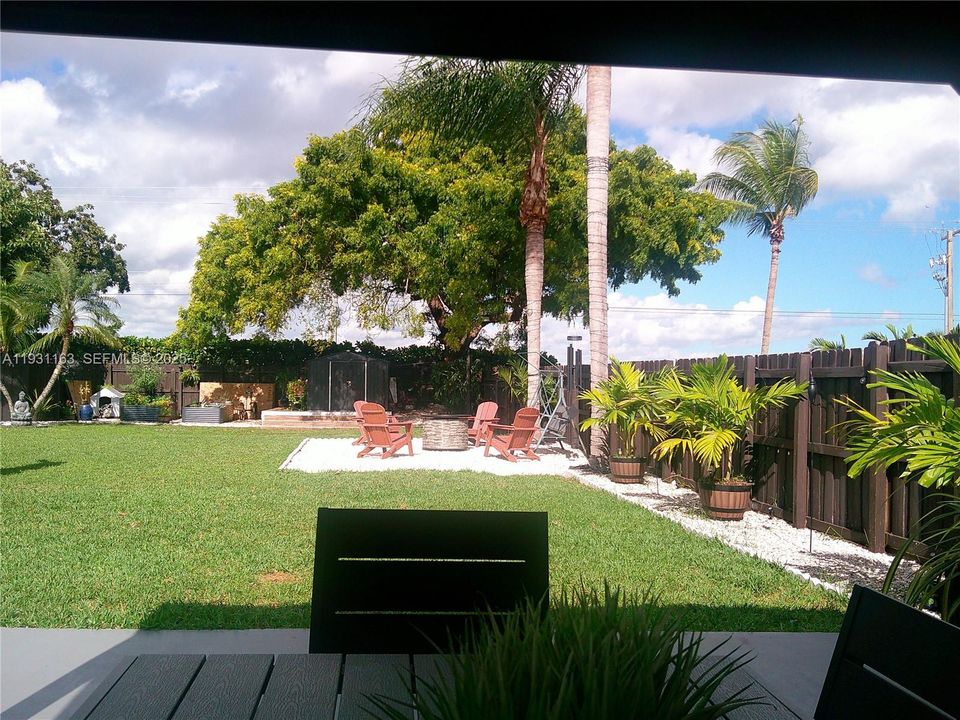 For Sale: $639,900 (3 beds, 2 baths, 2214 Square Feet)