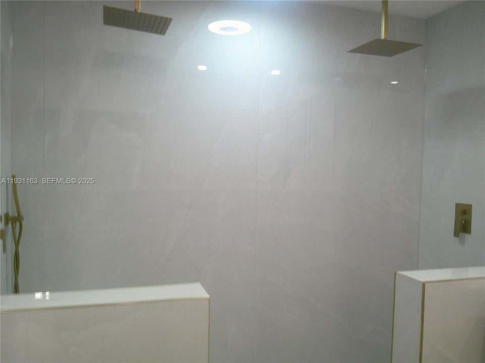 For Sale: $639,900 (3 beds, 2 baths, 2214 Square Feet)